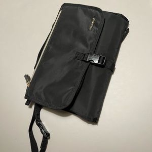 Skiphop deluxe baby changing kit